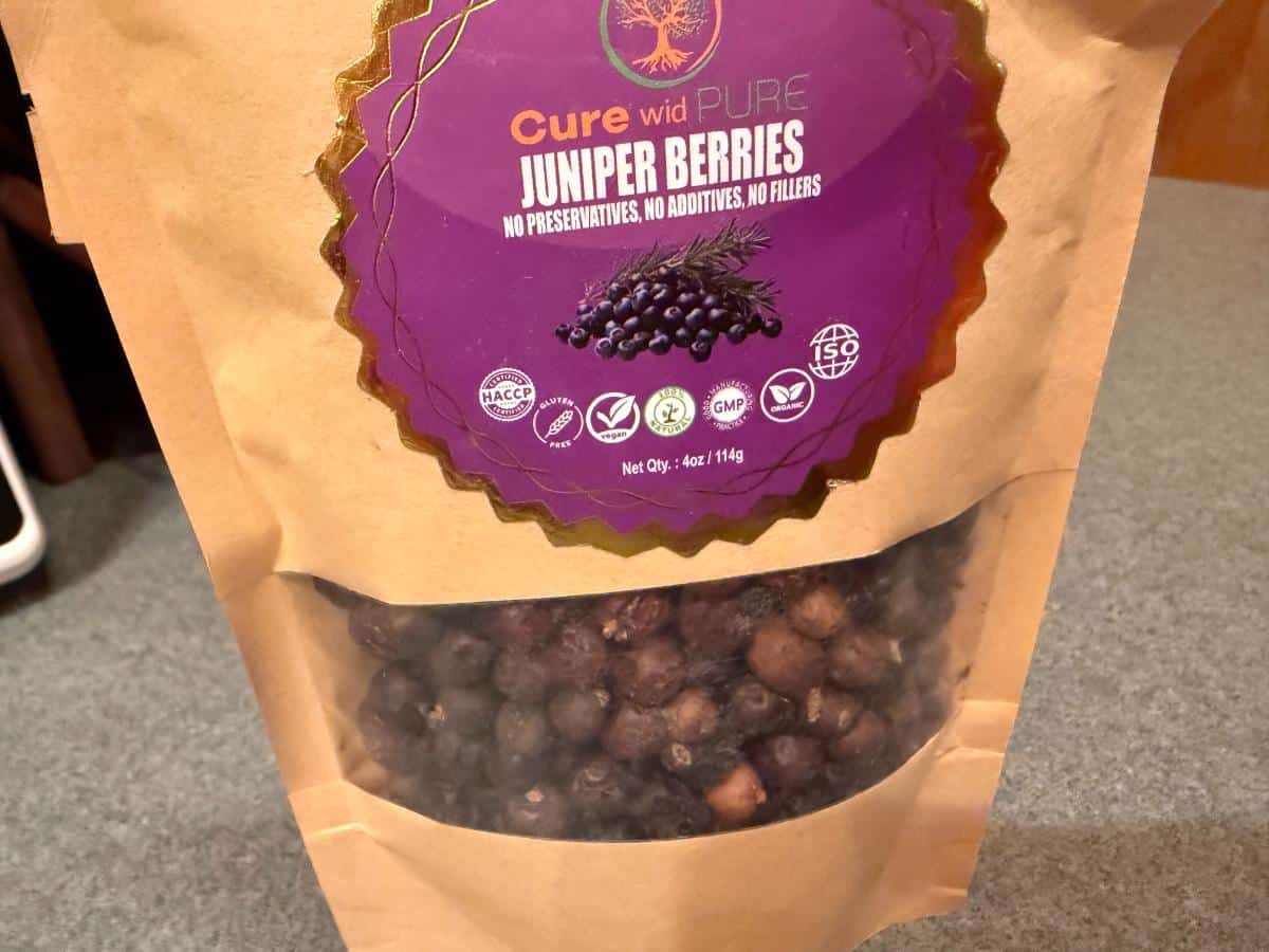Dried juniper berries