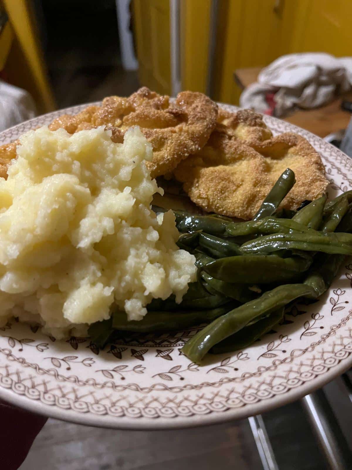 Rabbit cutlets with mashed potatoes and vegetable